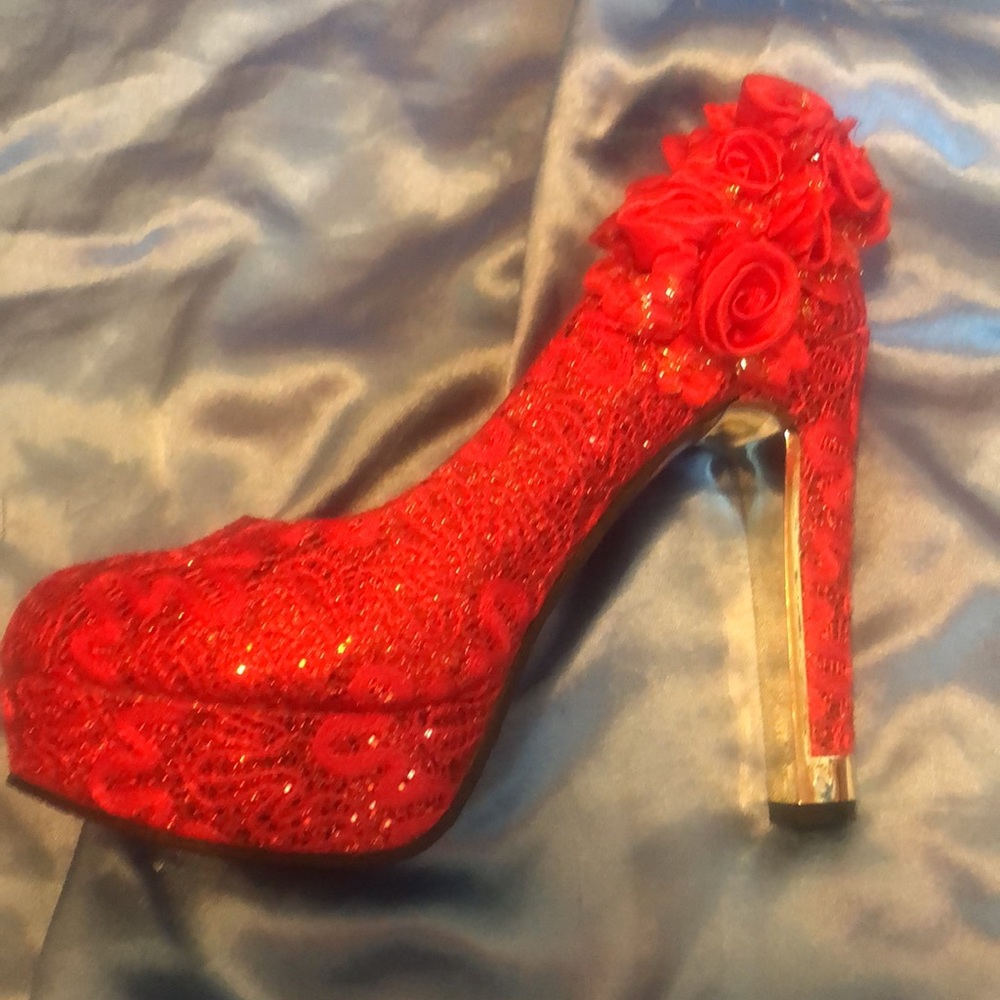 European Size 39 US size 7.5 Beautiful Red Shoes
